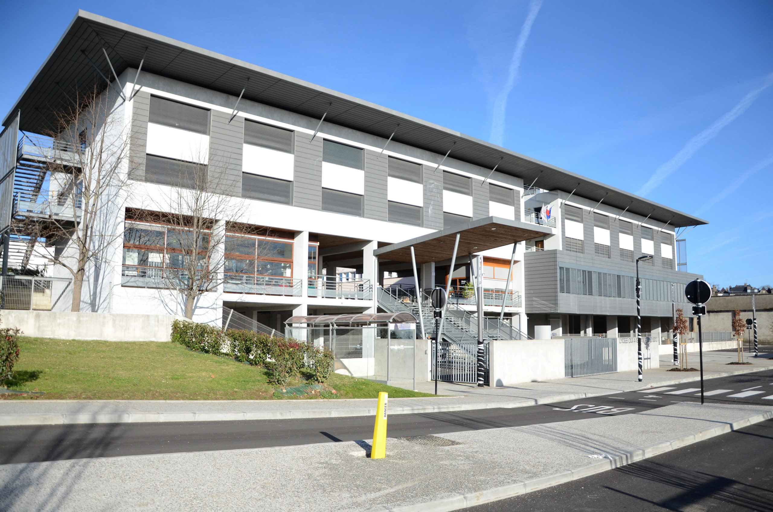 https://www.lycee4septembre.fr/wp-content/uploads/2019/12/DSC_8859-scaled.jpg
